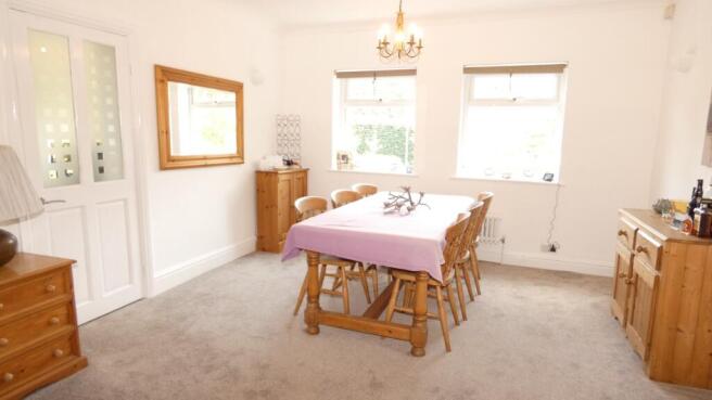 4 bed Detached for sale Image 5