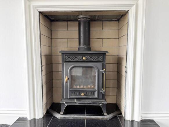 3 bed Semi-Detached for sale Image 6