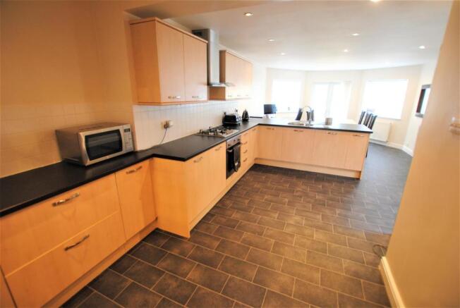 68 st marg kitchen 3.jpg