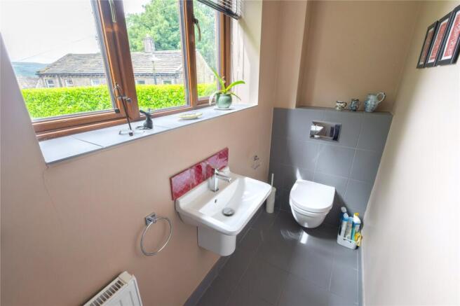 3 bed Detached for sale Image 10