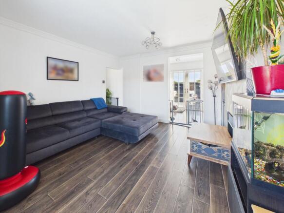 4 bed Semi-Detached for sale Image 7