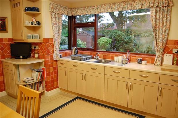 dining kitchen view 1