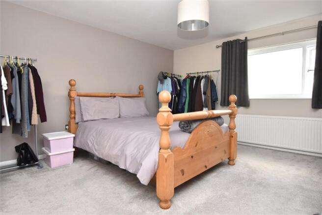 3 bed Town House for sale Image 5
