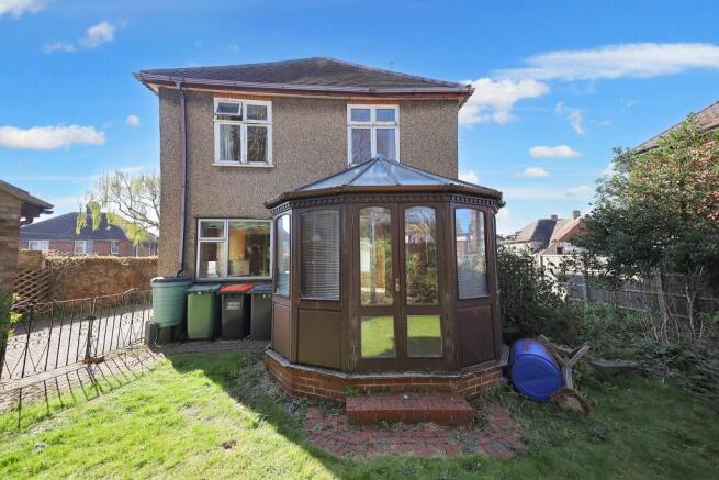 134 Chiltern Road, Dunstable, Bedfordshire, LU6 1ET
