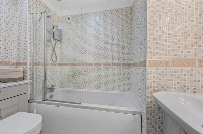 WH - 30 Alpine View - Bathroom3 (1).JPG
