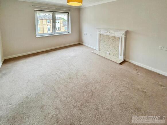 60 Newcomb Court Lounge.jpg