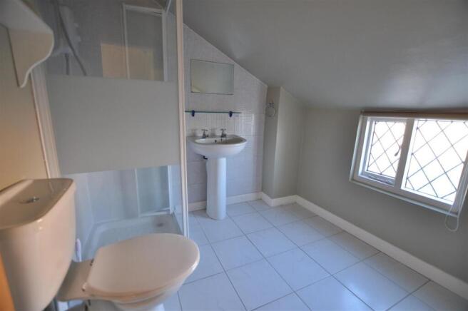 131 Court Road - shower Room.jpg