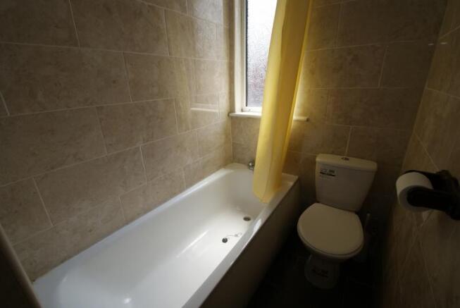 4 bed Terraced to rent Image 7