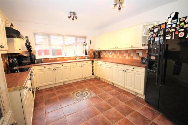 BREAKFAST KITCHEN
