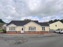 10, Maes Yr Haf, Llanwrda SA19 8AU