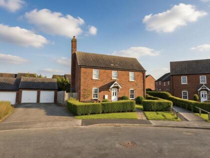 John Campbell Close, Flore, Northamptonshire NN7