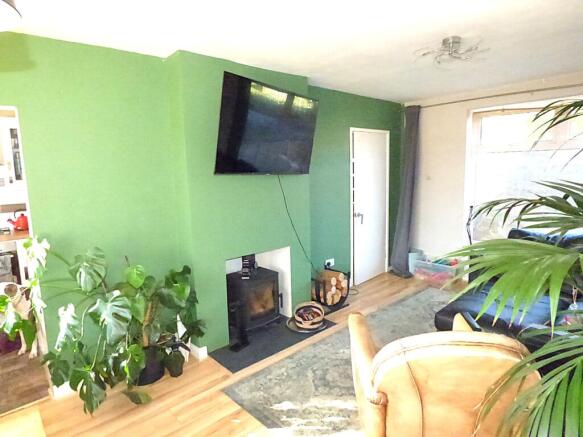 Raynville Rise, Bramley, Leeds photo 5