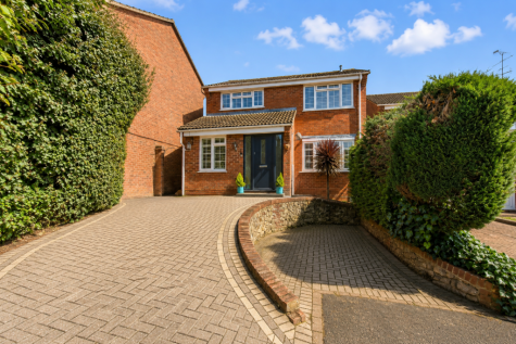 Beck Gardens, Farnham, GU9