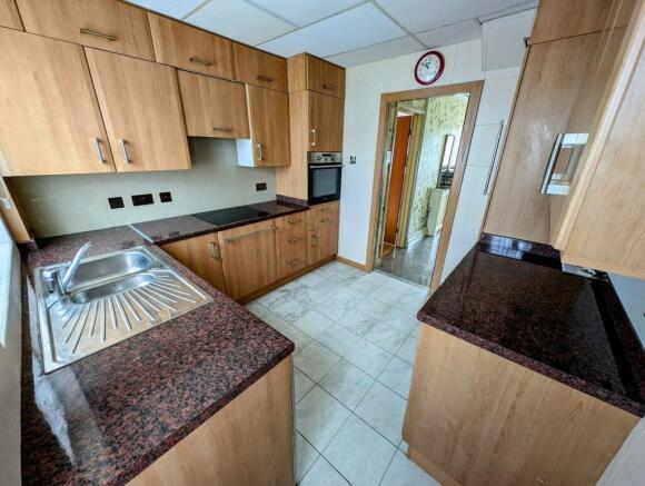 kitchen 2.jpg
