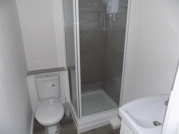 3 bed Private Halls to rent Image 4