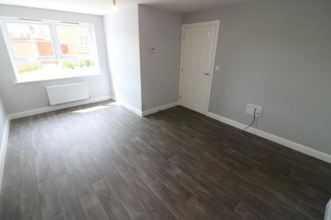 3 bed Semi-Detached to rent Image 4