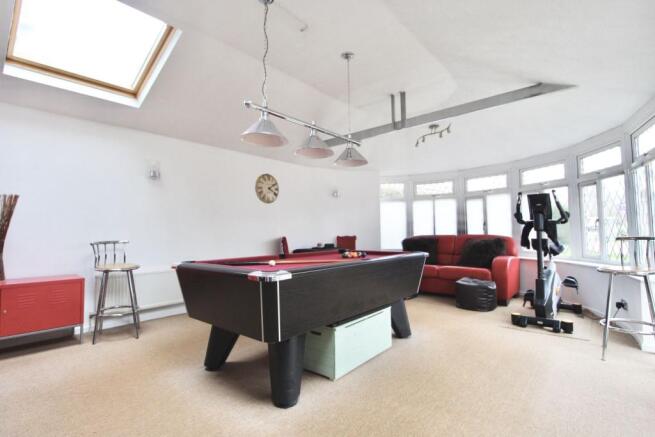 Lounge/Family/Games
