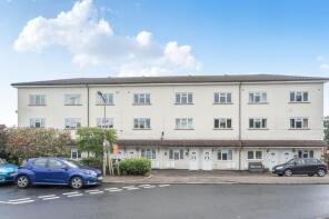 Flat 5, Rose Court, Chessmount Rise, Chesham HP5 1RJ