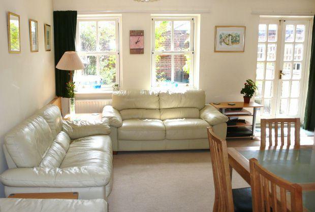 SITTING/DINING ROOM