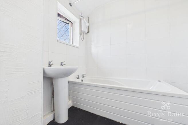 3 bed Terraced to rent Image 8