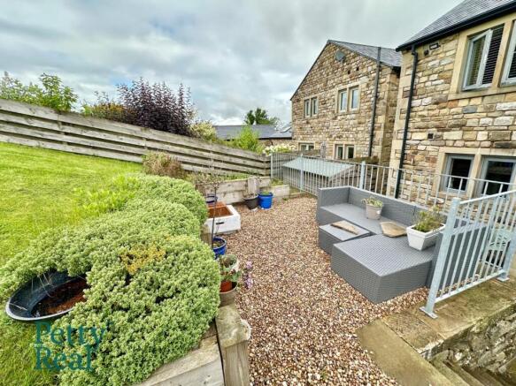 3 bed Semi-Detached for sale Image 8