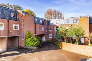 16, Redgrove House, Stonards Hill, Epping CM16 4QQ