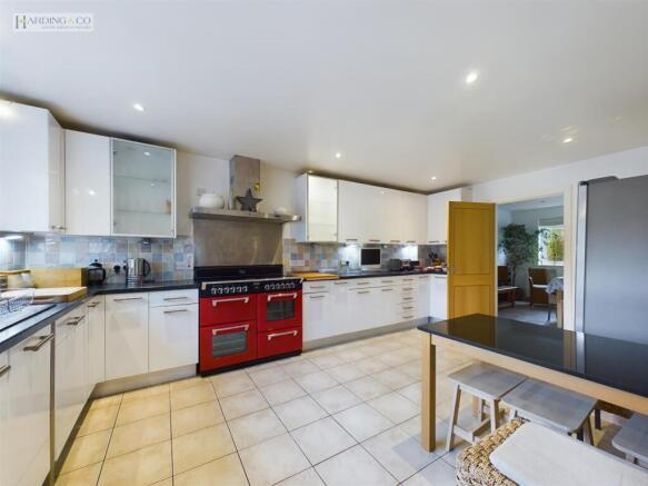 Kitchen .2.jpg