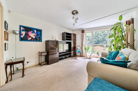 Garrick Close, Ealing, W5