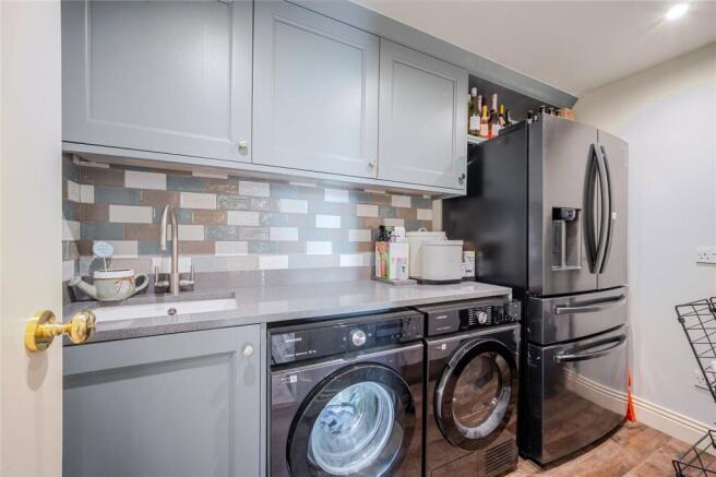 2 bed Apartment for sale Image 9
