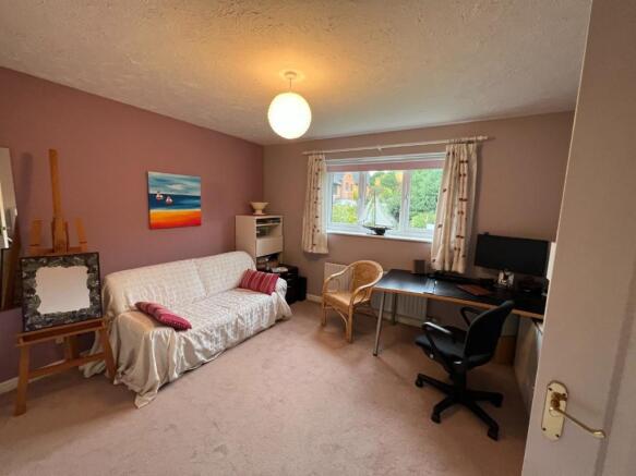 Crowborough Lane Bedroom3.JPG