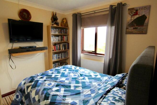 Bed 1.jpg