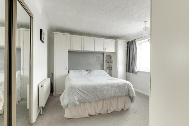 Bed1.jpg