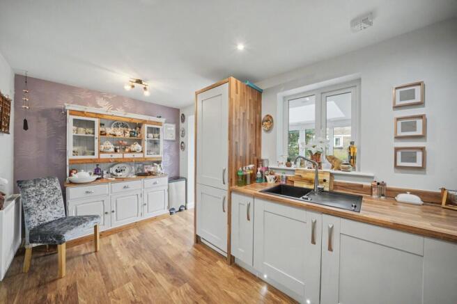2 bed Semi-Detached for sale Image 9