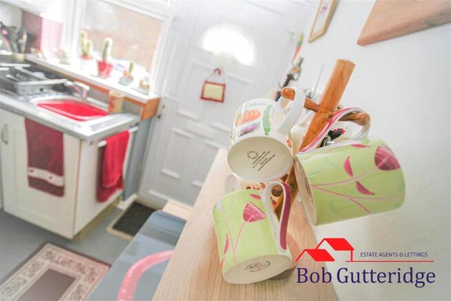 FITTED KITCHEN