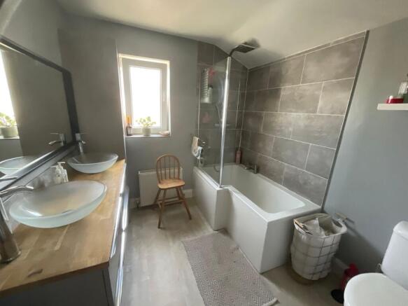 4 bed Not Specified to rent Image 10
