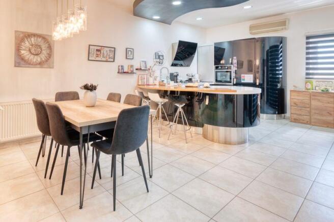 Kitchen-Dining Area