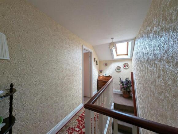 3 bed Terraced for sale Image 5