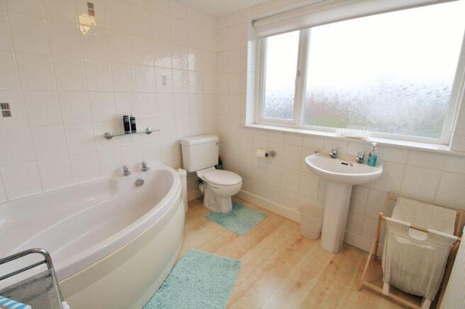 Bathroom (1st ...