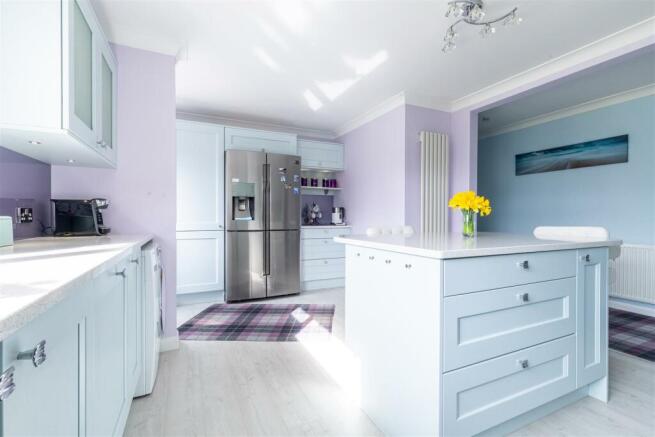 Additional kitchen photos