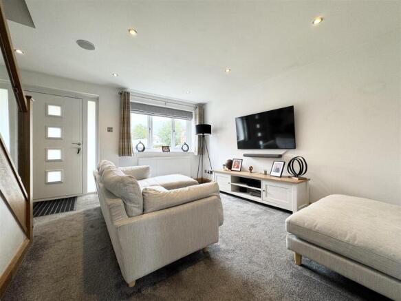Woodlands Drive, Skelmanthorpe, Huddersfield, HD8 9DB photo 4