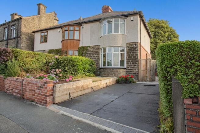 2 bed Semi-Detached for sale in huddersfield