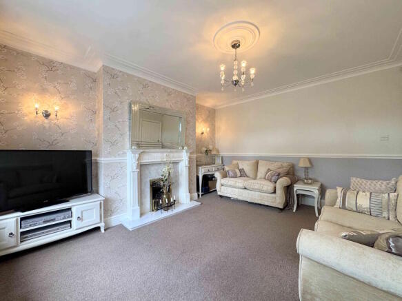 4 bed Semi-Detached for sale Image 7