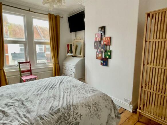 Bedroom,,.jpg
