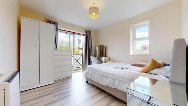 buy to let property for sale at isle of dogs, E14 