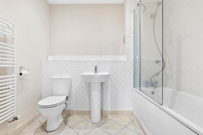59 Bradley Court - bathroom (brochure).jpg