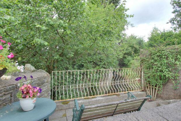 Waterside Seating Ar
