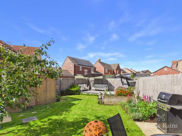 3 bed Semi-Detached for sale Image 6