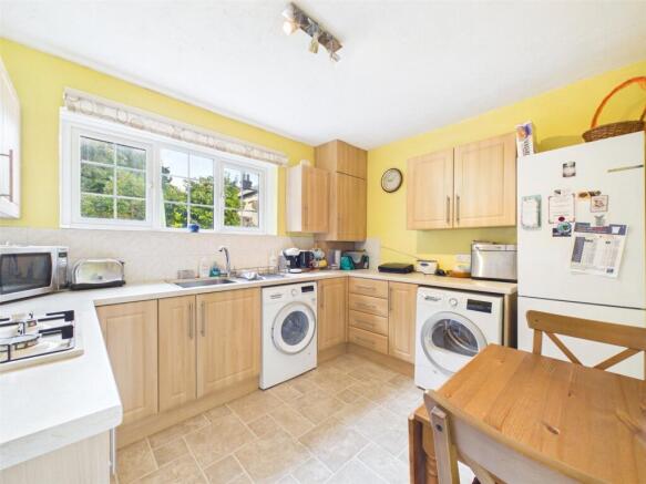 Gardner Road, Christchurch, Dorset, BH23 photo 4