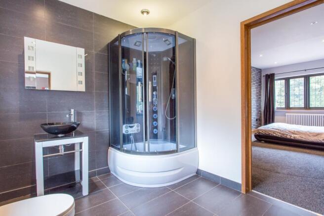 7 Woodlands Drive fpz185667 (32).jpg