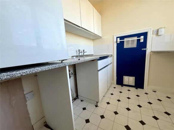 2 bed Apartment for sale Image 5